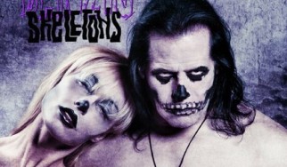 Πορνοστάρ ποζάρει στο εξώφυλλο του νέου δίσκου του Danzig