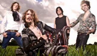 Οι The Darkness support στην περιοδεία της Lady Gaga στην Ευρώπη