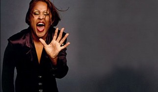 Η Darlene Love κυκλοφορεί νέο δίσκο μετά από χρόνια απουσίας