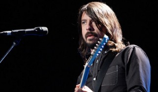 Δυσαρεστημένος ο Dave Grohl που χρησιμοποιήθηκε το όνομά του στο μεταθανάτιο album του Michael Jackson