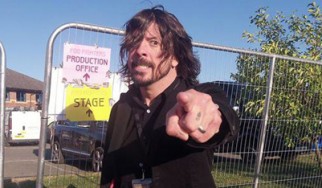 Επιστροφή του Dave Grohl στους Queens Of The Stone Age