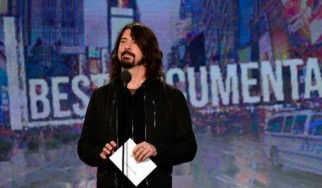 Παρουσιαστής σε μουσική τηλεοπτική σειρά ο Dave Grohl