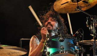 Dave Grohl: «Ξαναέπαιξα το "Smells Like Teen Spirit" έπειτα από 18 χρόνια»