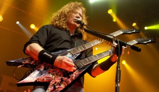 Κροάτες οπαδοί των W.A.S.P. πετροβολούν τον Dave Mustaine