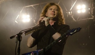 Δείτε τον Dave Mustaine να γιορτάζει τα 51α γενέθλιά του στο Buenos Aires
