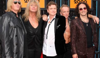 Δεκαπέντε νέα κομμάτια έχουν γράψει οι Def Leppard