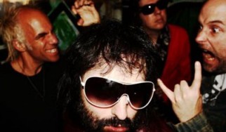 Δείτε το πρώτο βίντεο της hard rock μπάντας του Moby