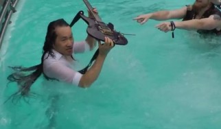 Υποβρύχιο solo από τον Herman Li των Dragonforce (video)