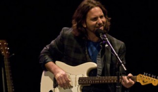Το Μάιο το solo album του Eddie Vedder