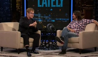 Και ο Elton John στον νέο δίσκο των Queens Of The Stone Age