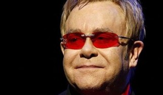 Elton John: «Οι Kings Of Leon είναι μ**άκες»