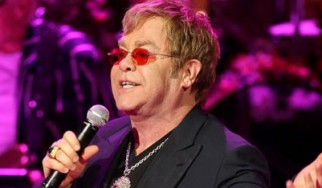 Αυτοβιογραφική musical ταινία ετοιμάζει ο Elton John