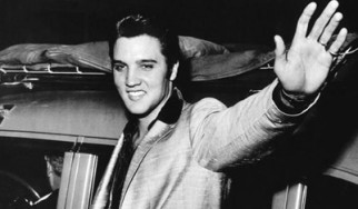 Οπαδοί του Elvis Presley σταματούν τη δημοπρασία του τάφου του