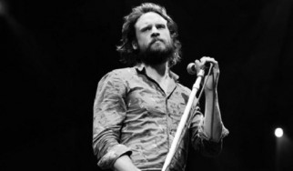 Ο Father John Misty χάνει την σύζυγό του σε νέο videoclip