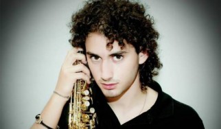 Ένα ελληνικό σαξόφωνο διασκευάζει Rainbow