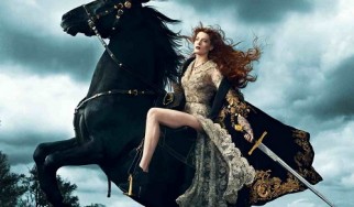Η Florence Welch «στο πόδι» του Dave Grohl στο Glastonbury