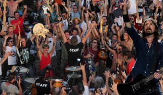 Οι Foo Fighters κρατούν την υπόσχεσή τους