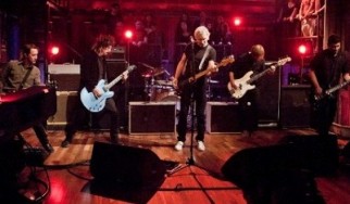 Foo Fighters και Roger Waters ερμηνεύουν το "In The Flesh" των Pink Floyd: Δείτε το video