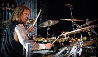 Αποχώρησε ο drummer των Amon Amarth