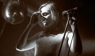 Οι Hooverphonic έχασαν τη φωνή τους