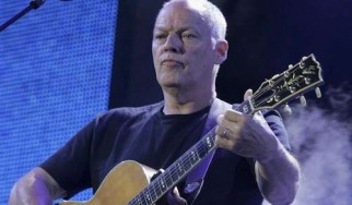 Στο studio ηχογραφώντας τον νέο του δίσκο βρίσκεται ο David Gilmour των Pink Floyd