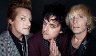 Δείτε τους Green Day να καβαλάνε τις μηχανές τους για το βίντεο του "Kill The DJ"