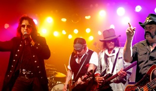 Tα «βαμπίρ» του Alice Cooper τιμούν τον Lemmy