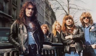 Οι Iron Maiden συνεχίζουν να στηρίζουν τον Clive Burr στον αγώνα κατά της ασθένειάς του