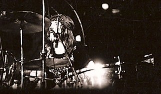 Δείτε τους drummers των Iron Maiden, Slayer, Anthrax, (πρώην) Dream Theater να αποδίδουν φόρο τιμής στον John Bonham