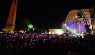 Θερμή υποδοχή στο φεστιβάλ του Jumping Fish από την Cosmote