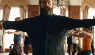 Ο Zach Galifianakis κάνει headbanging με την Feist στο νέο video του Kevin Drew