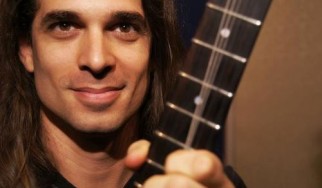 Video από το DVD του Kiko Loureiro (Angra) με τον Virgil Donati στα τύμπανα