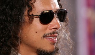 Ο Kirk Hammett επί σκηνής με τους Exodus