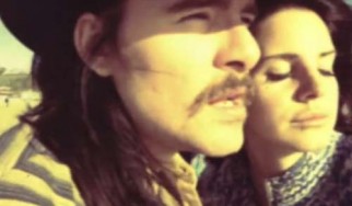 H Lana Del Rey διασκευάζει το "Summer Wine" με το αγόρι της