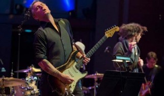 Ιστορική επανένωση αστέρων στο Seattle (video)