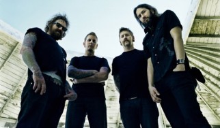 Πολλές αντιδράσεις προκαλεί προκλητικό μπλουζάκι των Mastodon για την Ημέρα των Ευχαριστιών