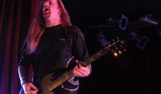 Χέρι βοήθειας από τον μπασίστα των Fear Factory στην περιοδεία των Lamb Of God