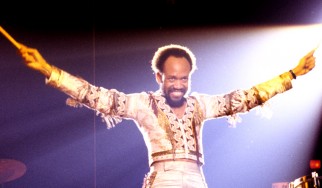 Πέθανε ο Maurice White, ιδρυτής των Earth, Wind & Fire