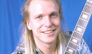 Μαθήματα κιθάρας; Εδώ είναι ο δάσκαλος!