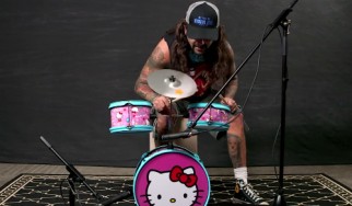 Μπορεί να παίξει ο Mike Portnoy σε παιδικό drum kit;