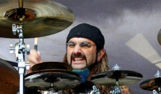 Ο Mike Portnoy θυμάται την ανατριχιαστική σύμπτωση μεταξύ των Dream Theater και της 11ης Σεπτεμβρίου