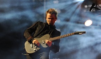 Οι Muse ανεβάζουν κι άλλο το θερμόμετρο