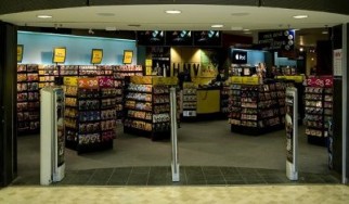 Συνεχίζεται η πτώση των πωλήσεων δίσκων στη Μεγάλη Βρετανία