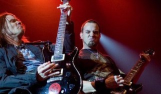 Στα παρασκήνια της περιοδείας των Alter Bridge