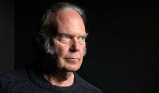 Neil Young: «Είμαι νηφάλιος για πρώτη φορά εδώ και 40 χρόνια»