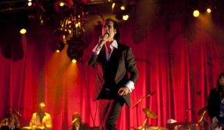 Ο Nick Cave μιλάει για τις «γυναίκες με προβλήματα» που ακούν τη μουσική του