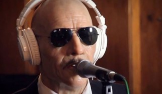 Το πρόσωπο του τραγουδιστή των Ghost...