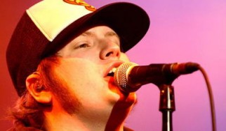Solo δίσκος για τον frontman των Fall Out Boy