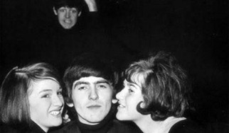 Paul McCartney: «Εγώ είμαι ο εμπνευστής του photobombing και των αυτo-φωτογραφιών»