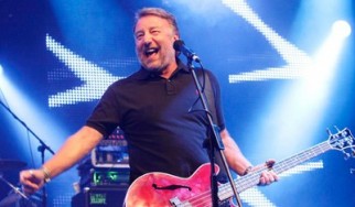 Τα "Unknown Pleasures" και "Closer" των Joy Division θα παρουσιάσει ζωντανά ο Peter Hook